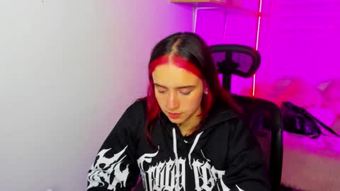 emily_lindey online show from December 1, 3:11 am