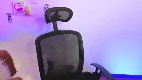 Emily Lindey online show from February 3, 1:59 am