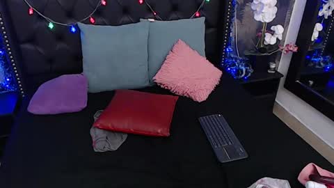 Emily online show from December 19, 6:45 pm
