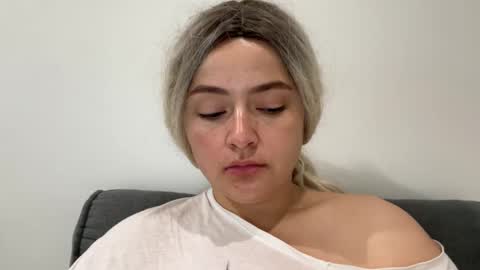 emily_morning_dew online show from September 24, 5:11 am