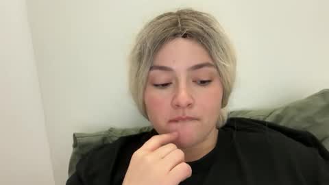 emily_morning_dew online show from October 15, 6:35 am