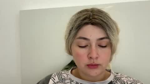 emily_morning_dew online show from October 28, 8:18 am