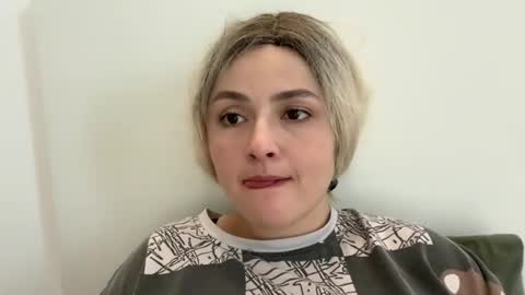 emily_morning_dew online show from October 31, 9:10 am