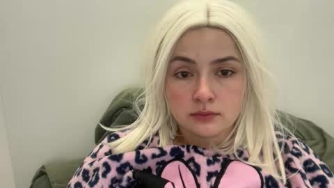 emily_morning_dew online show from December 4, 8:45 am