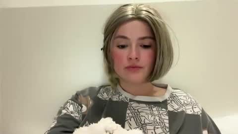 emily_morning_dew online show from May 1, 6:12 pm