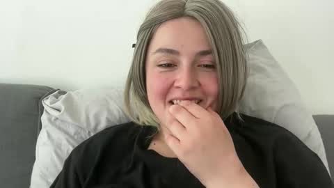 emily_morning_dew online show from May 14, 7:04 am