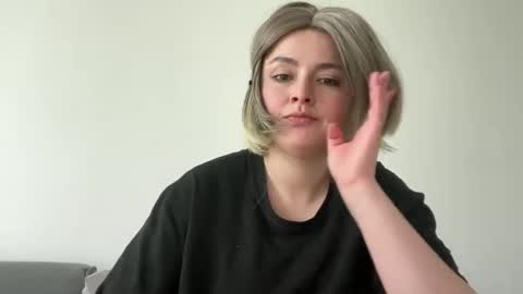emily_morning_dew online show from May 16, 8:11 am