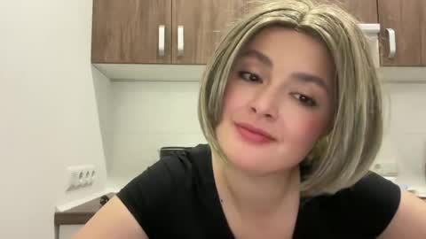 Snapshot of emily_morning_dew chatting on June 12, 8:35 am emily_morning_dew online show from June 12, 8:35 am