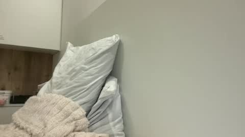 Snapshot of emily_morning_dew chatting on June 15, 7:38 pm emily_morning_dew online show from June 15, 7:38 pm