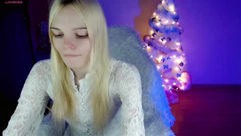 Snapshot of emily_nyaffe chatting on December 26, 2:59 pm Lia online show from December 26, 2:59 pm