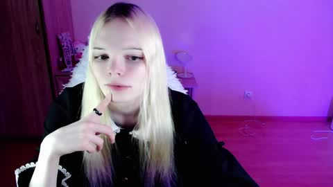 Snapshot of emily_nyaffe chatting on January 26, 9:07 pm Lia online show from January 26, 9:07 pm