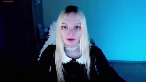 Snapshot of emily_nyaffe chatting on February 21, 1:55 am Lia online show from February 21, 1:55 am