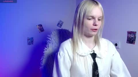 Snapshot of emily_nyaffe123 chatting on March 14, 5:24 am Lia online show from March 14, 5:24 am