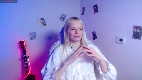 Snapshot of emily_nyaffe123 chatting on March 20, 5:01 am Lia online show from March 20, 5:01 am