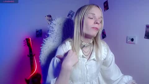 Snapshot of emily_nyaffe123 chatting on March 22, 1:47 pm Lia online show from March 22, 1:47 pm