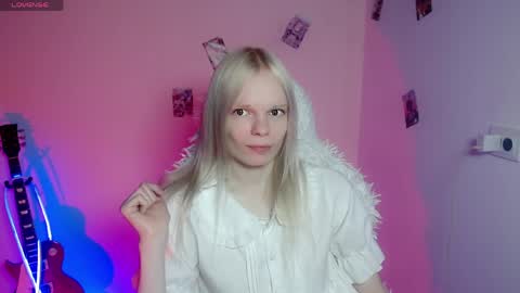Snapshot of emily_nyaffe123 chatting on April 4, 4:26 pm Lia online show from April 4, 4:26 pm