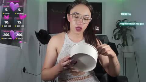 Snapshot of emily_palmeer chatting on October 20, 10:16 am emily_palmeer online show from October 20, 10:16 am