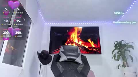 Snapshot of emily_palmeer chatting on October 22, 10:26 am emily_palmeer online show from October 22, 10:26 am