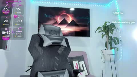 Snapshot of emily_palmeer chatting on December 2, 9:47 am emily_palmeer online show from December 2, 9:47 am