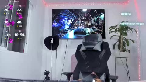 Snapshot of emily_palmeer chatting on December 20, 10:44 am emily_palmeer online show from December 20, 10:44 am