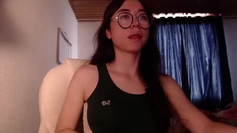emily_pearl_ online show from December 21, 6:34 pm