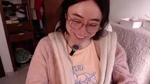 emily_pearl_ online show from September 18, 9:28 pm