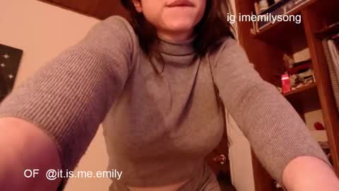 emily_pearl_ online show from March 18, 10:24 pm