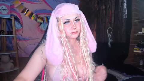 Snapshot of emily_salvatore chatting on September 27, 7:08 pm emily_salvatore online show from September 27, 7:08 pm