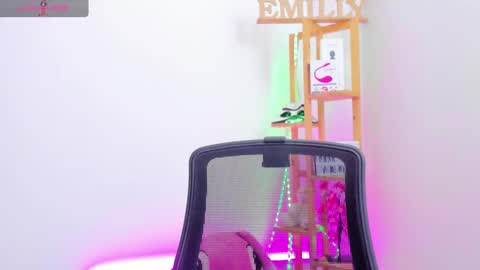 Emily online show from September 18, 3:47 pm