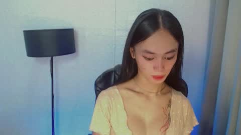 Snapshot of emily_sexyslut chatting on December 6, 2:46 am emily_sexyslut online show from December 6, 2:46 am