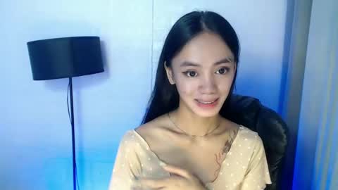 Snapshot of emily_sexyslut chatting on December 10, 3:41 am emily_sexyslut online show from December 10, 3:41 am