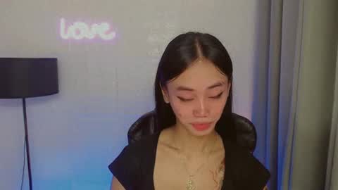 Snapshot of emily_sexyslut chatting on December 18, 8:09 am emily_sexyslut online show from December 18, 8:09 am