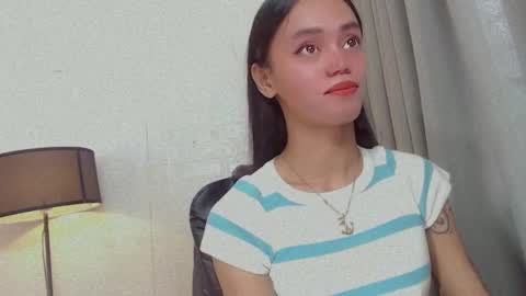 Snapshot of emily_sexyslut chatting on January 14, 12:00 am emily_sexyslut online show from January 14, 12:00 am