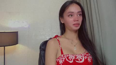 Snapshot of emily_sexyslut chatting on February 19, 5:38 pm emily_sexyslut online show from February 19, 5:38 pm