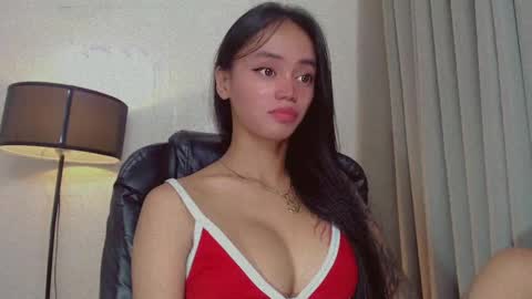 Snapshot of emily_sexyslut chatting on February 21, 8:18 am emily_sexyslut online show from February 21, 8:18 am