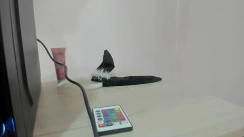 Emily online show from February 28, 12:09 pm