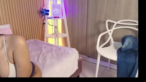 Emily online show from March 6, 1:18 pm