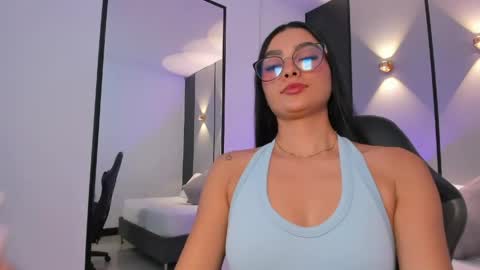 emily_tolson online show from April 29, 7:31 pm