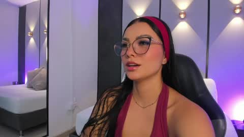 emily_tolson online show from May 22, 7:41 pm