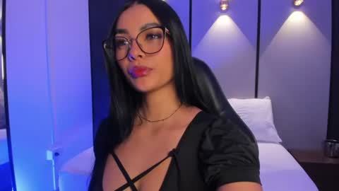 Snapshot of emily_tolson chatting on June 30, 7:15 pm emily_tolson online show from June 30, 7:15 pm