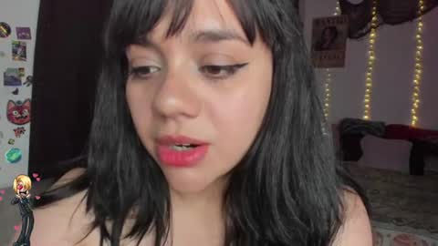 Snapshot of emily_vader chatting on June 25, 2:33 am emily_vader online show from June 25, 2:33 am