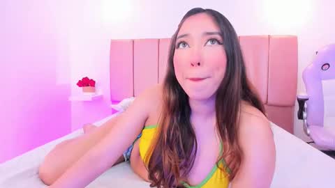 Snapshot of emily_walker4 chatting on March 14, 5:13 am emily_walker4 online show from March 14, 5:13 am