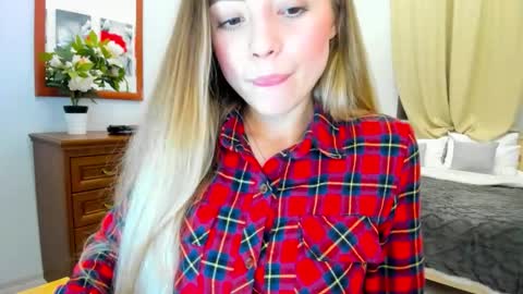 Snapshot of emily_wilds chatting on October 26, 9:42 pm emily_wilds online show from October 26, 9:42 pm
