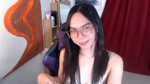 emily_xo143 online show from June 21, 5:59 pm