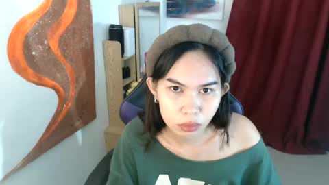 emily_xo143 online show from June 27, 11:37 am