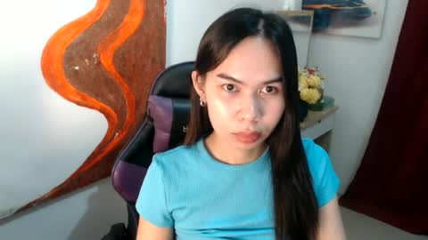 emily_xo143 online show from July 2, 1:16 am