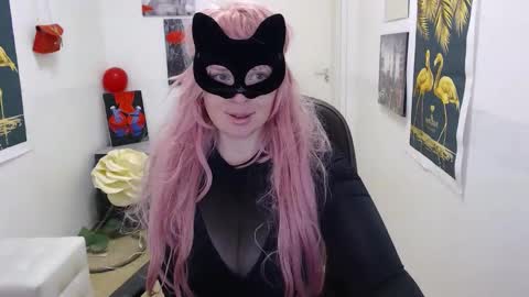 Snapshot of emily_york18 chatting on February 2, 10:57 am Emily online show from February 2, 10:57 am