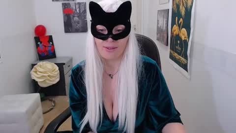 Snapshot of emily_york18 chatting on February 13, 7:03 am Emily online show from February 13, 7:03 am