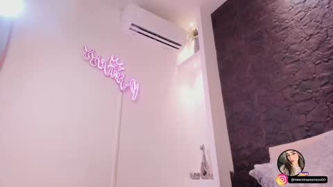 emilyallen_1 online show from November 30, 4:33 pm