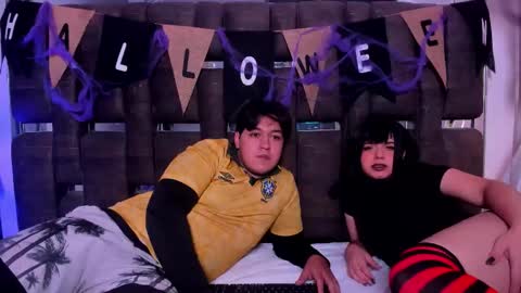 Snapshot of emilyandrew_ chatting on October 31, 5:41 am Amily  Andrew online show from October 31, 5:41 am